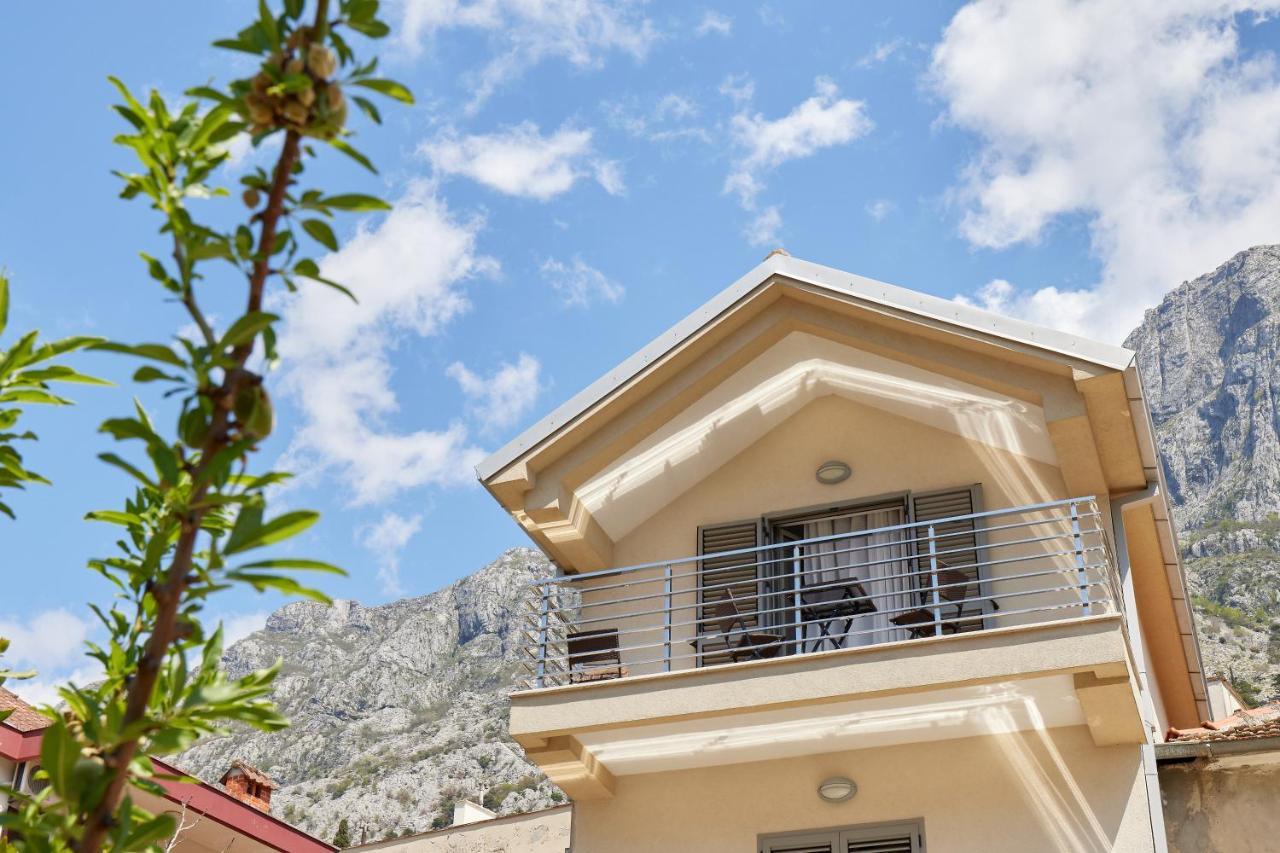 Apartment Mrsulja Kotor Bagian luar foto